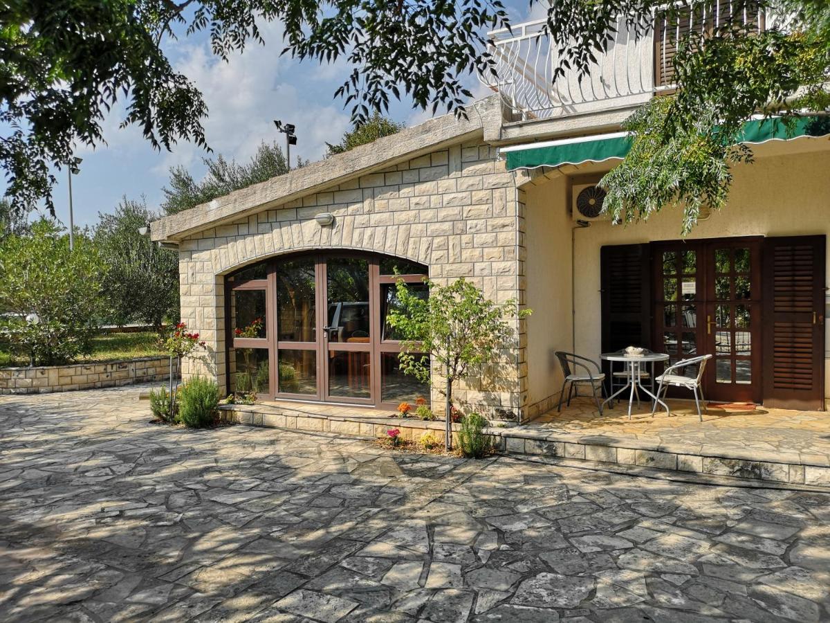 Villa Nina Seline Bagian luar foto